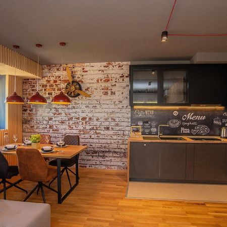 Stylish Two Bedroom Apartment At Ljubovic-Hill Park Podgorica Ngoại thất bức ảnh