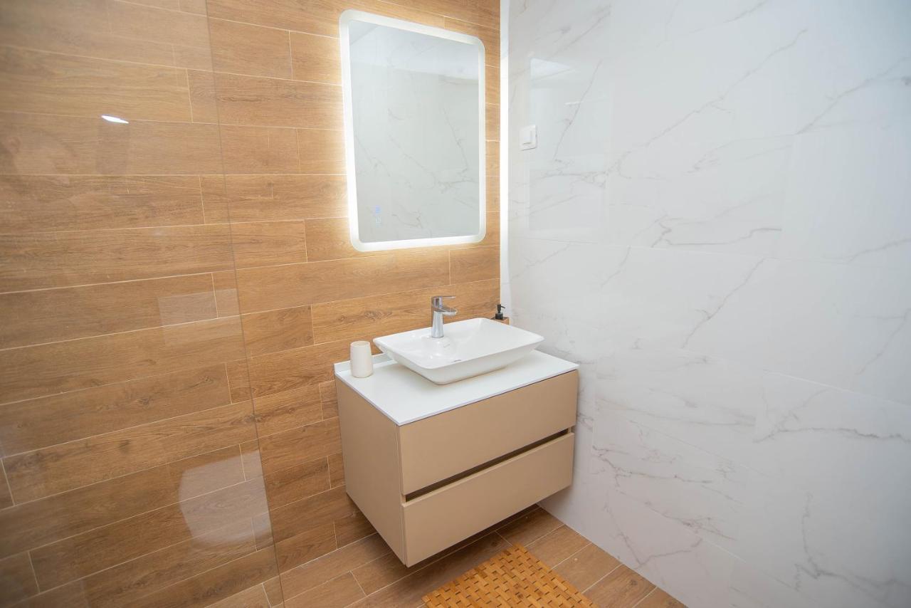 Stylish Two Bedroom Apartment At Ljubovic-Hill Park Podgorica Ngoại thất bức ảnh