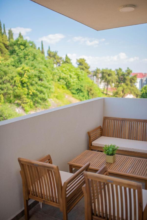 Stylish Two Bedroom Apartment At Ljubovic-Hill Park Podgorica Ngoại thất bức ảnh