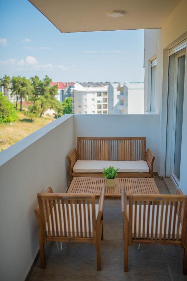 Stylish Two Bedroom Apartment At Ljubovic-Hill Park Podgorica Ngoại thất bức ảnh