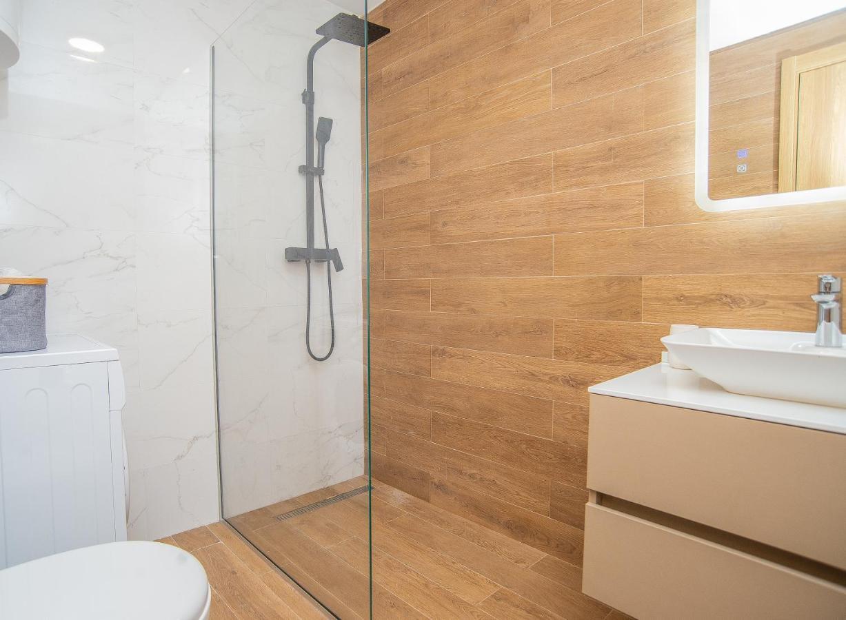 Stylish Two Bedroom Apartment At Ljubovic-Hill Park Podgorica Ngoại thất bức ảnh